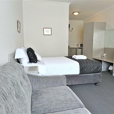 Glenelg Beach Gateway Studio Apartment Екстер'єр фото
